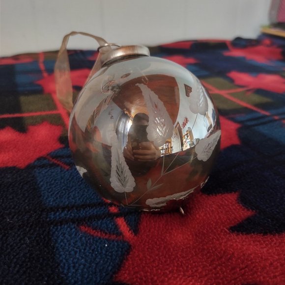 Decorative Hanging Ball - Picture 2 of 3